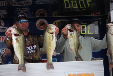 Whited and Polkinghorn come from behind again to win back to back Central Region Championships and take home another Skeeter ZX 20/Yamaha 225 SHO/Minn Kota - Humminbird.