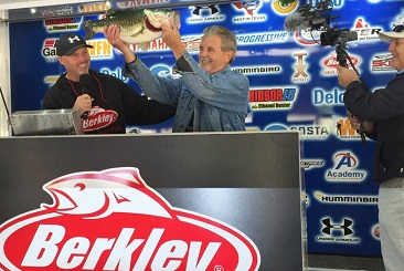 Houston Angler,Norman McGillen tops over 1100 anglers at the 10th Annual Berkley Big Bass event on Lake Fork with a 9.56 to take home a new Skeeter ZX-200 - Yamaha Rig. Kent Skoglund takes home a new Skeeter TZX 190 for his 2.86 