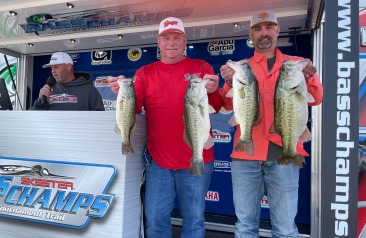 Gary Carr & JJ Ducharme win over $20,000 on Amistad with 18.62 lbs.