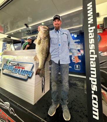 James Crawford tops over 1500 anglers at 16th Annual Techron MEGA BASS on Fork. Takes home $15,000 plus a new Skeeter ZX 200 - Yamaha 200 SHO