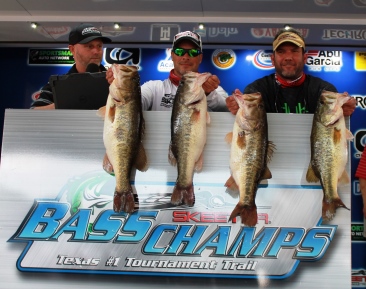 Bennett & Bennett top 322 Teams & Win over $25,000 with a giant 35.23 lb bag