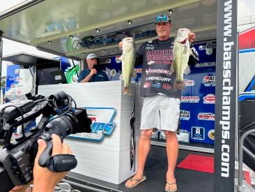 Trent Menees Goes Solo to win over $20,000 on Tawakoni.  Cullum & Cullum win North AOY