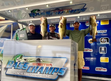 Hughes & Stewart win over $21,000 with 21.86 lbs. Huckabee & Johnson win AOY in the East.