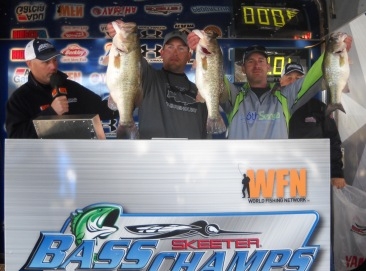 Jonathan Garrie & Wayne Triana go back to back on Rayburn and top another 207 boat field with 19.65 lbs to take home over $15,000