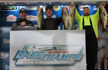 Roy Wade and Justin Wade top 344 teams on a record day on Sam Rayburn with 30.96 pounds.              50 bags over 20 lbs. 
